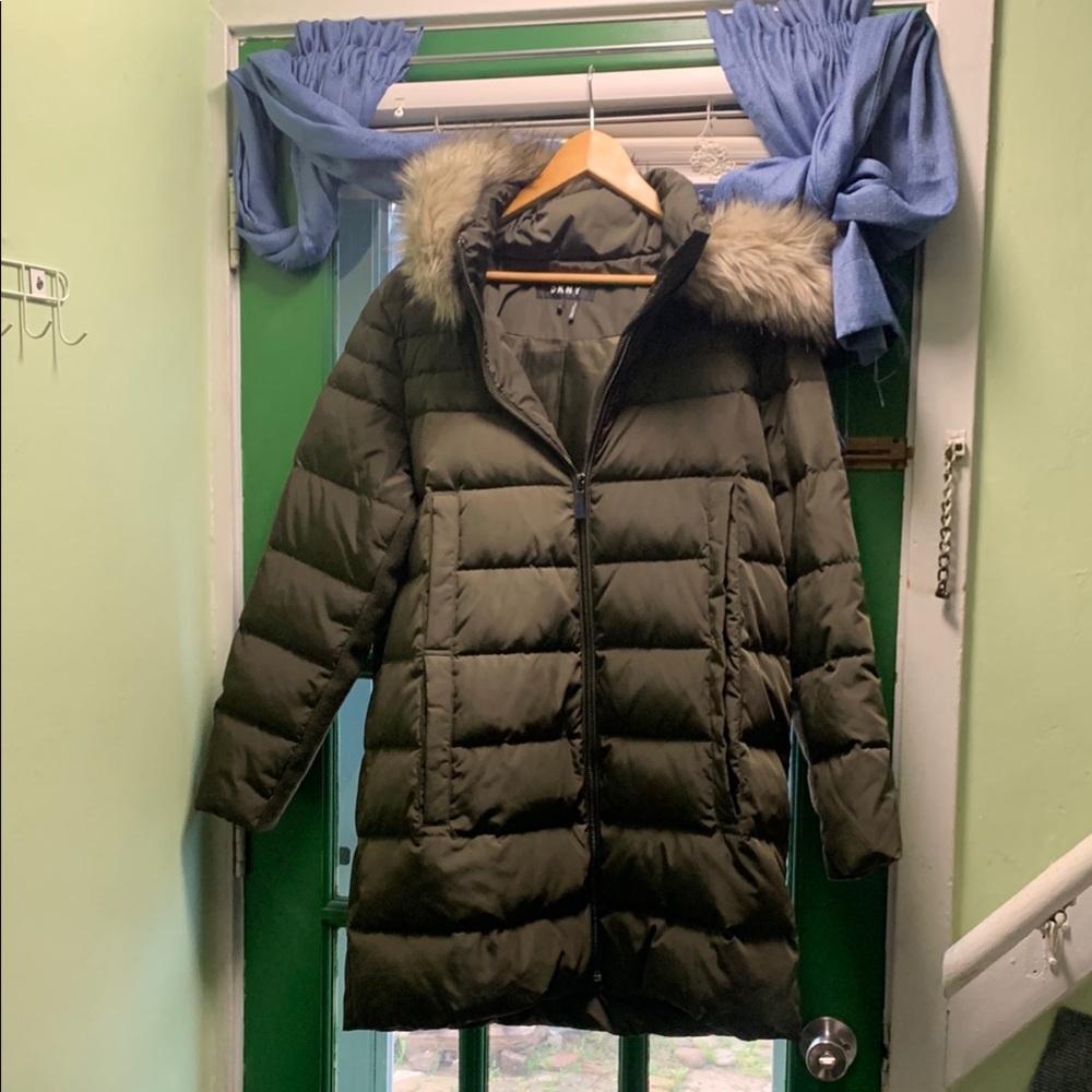 Dkny Green Puffer Jacket with Quilted Design